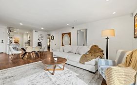 Elegant Hollywood Retreat - Spacious 2Br 2Ba Condo With Resort-Style Amenities