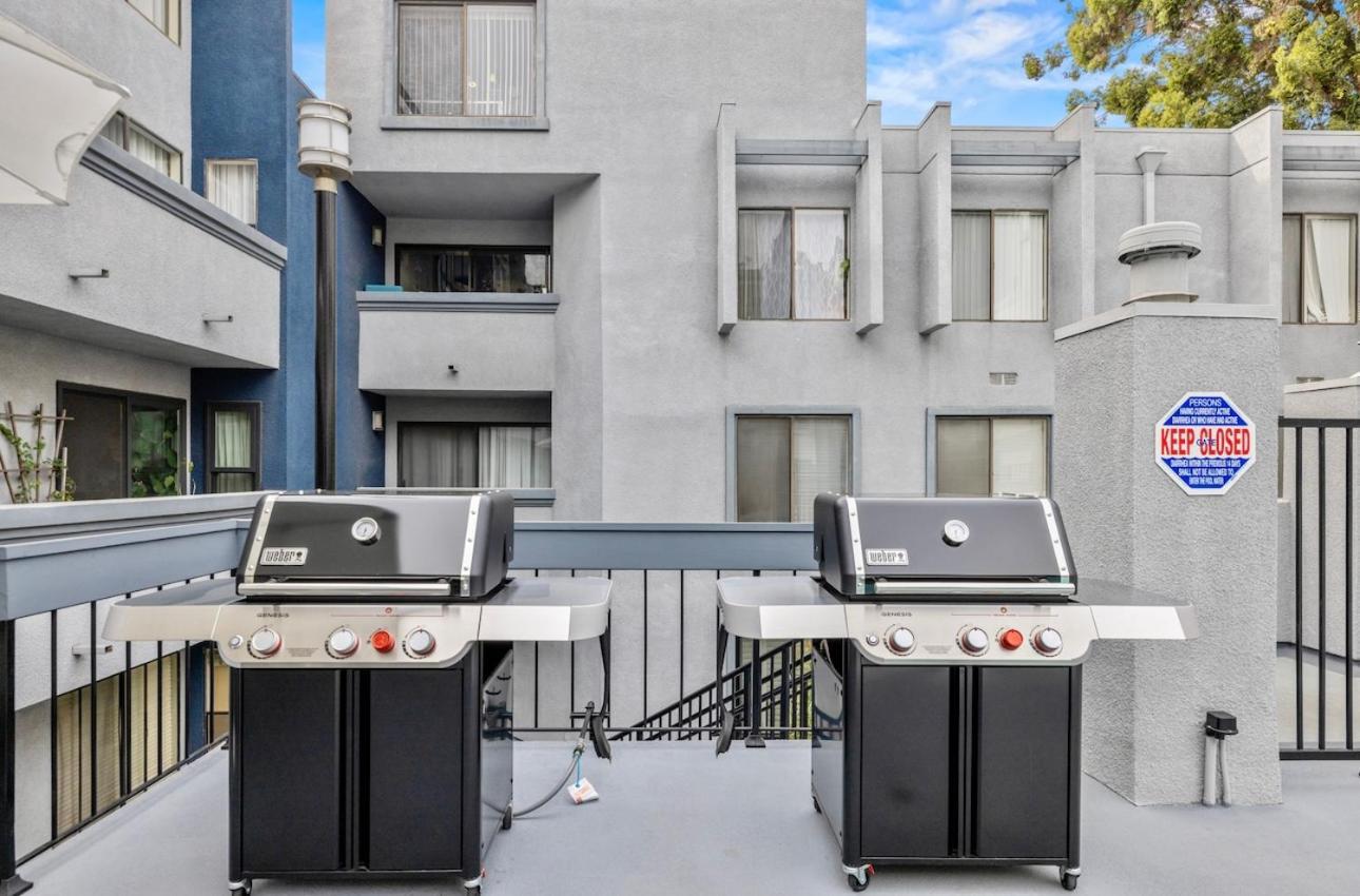 Elegant Hollywood Retreat - Spacious 2Br 2Ba Condo With Resort-Style Amenities Los Angeles Exterior photo