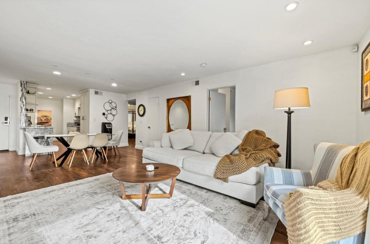 Elegant Hollywood Retreat - Spacious 2Br 2Ba Condo With Resort-Style Amenities Los Angeles Exterior photo