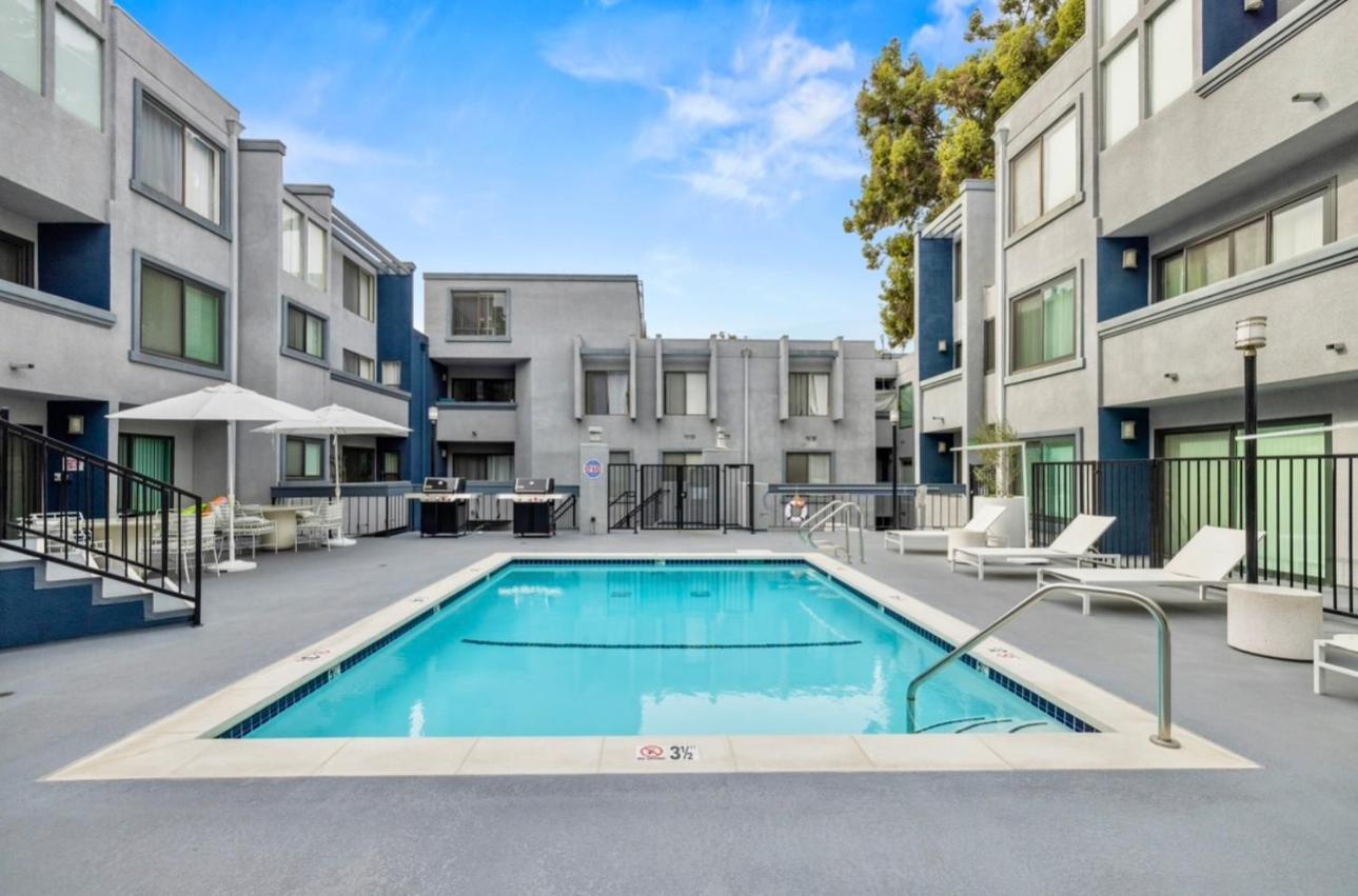 Elegant Hollywood Retreat - Spacious 2Br 2Ba Condo With Resort-Style Amenities Los Angeles Exterior photo