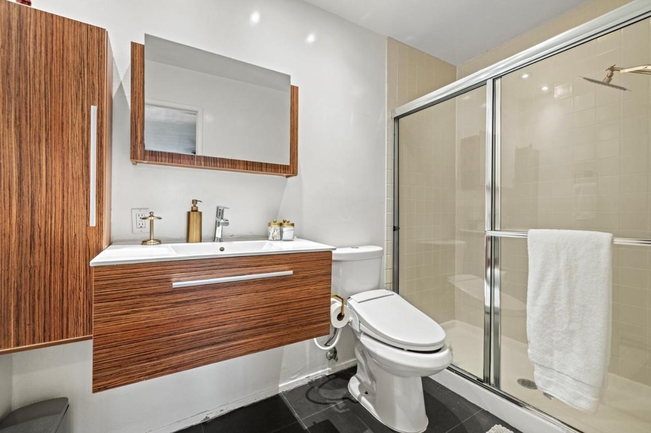 Elegant Hollywood Retreat - Spacious 2Br 2Ba Condo With Resort-Style Amenities Los Angeles Exterior photo
